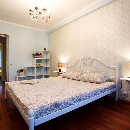 Chornovola Avenue Apartment Lviv Eksteriør bilde