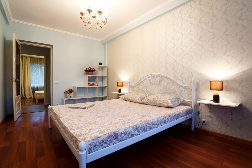 Chornovola Avenue Apartment Lviv Eksteriør bilde